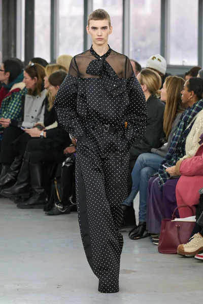 Look 25
